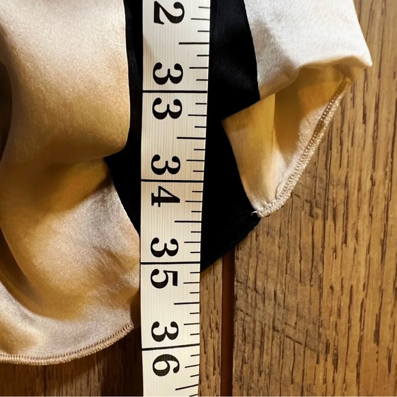 GOLD HAWK Dress Womens Small Tan Black Silk Ruched Side Stripe Open Shoulder NWT - Picture 10 of 10